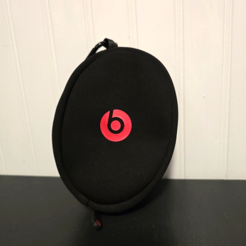 Beats‎ by Dr. Dre Protective Headphone Case Black Red Zipper Travel Carry Pouch